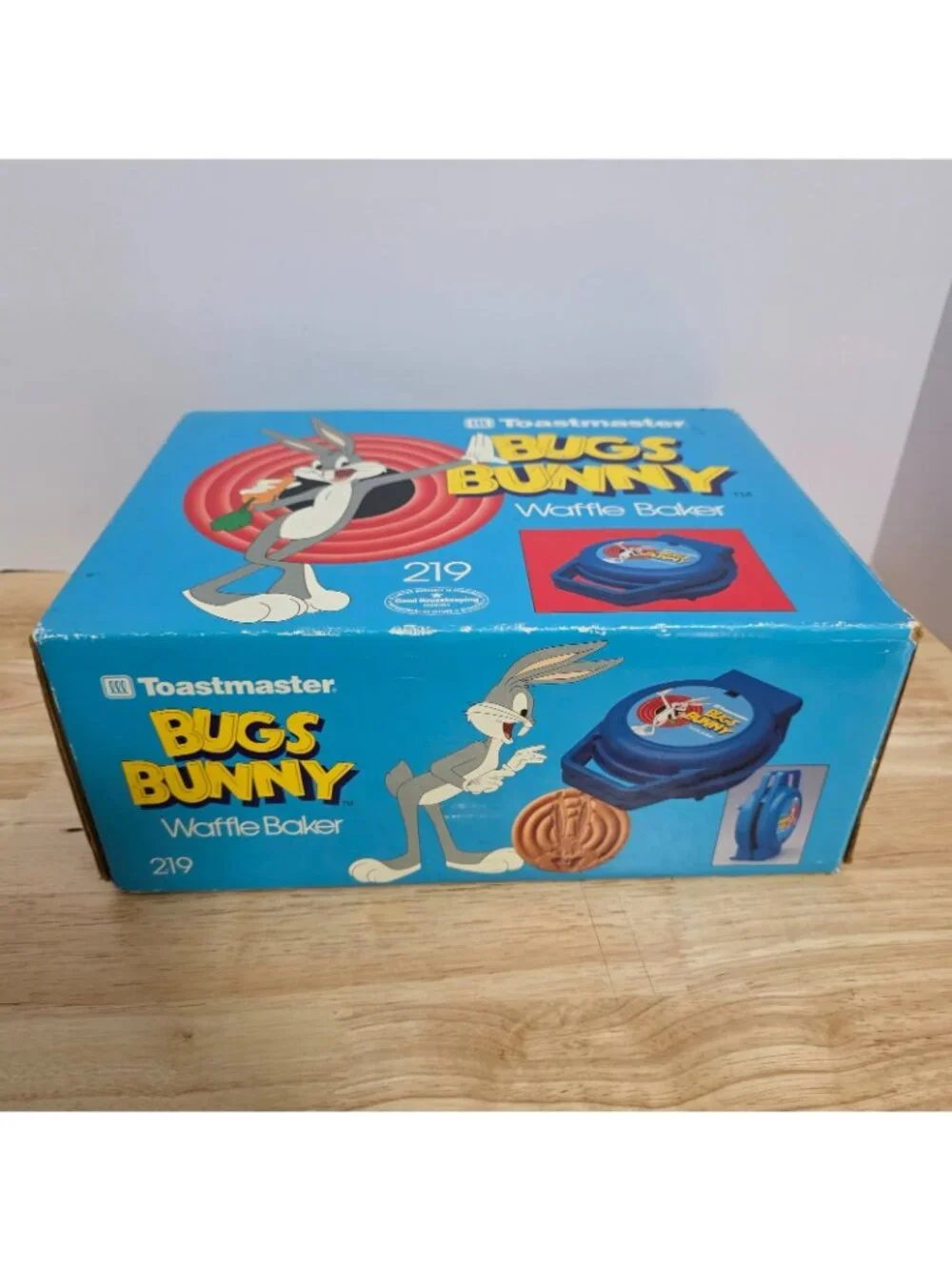 Vintage 1991 Toastmaster Bugs Bunny Waffle Baker Looney Tunes Maker w/ Box